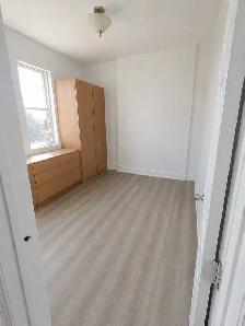 2 bedroom   den on rent - Photo 2