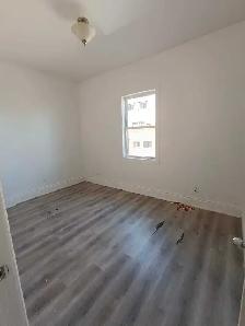 2 bedroom   den on rent - Photo 8