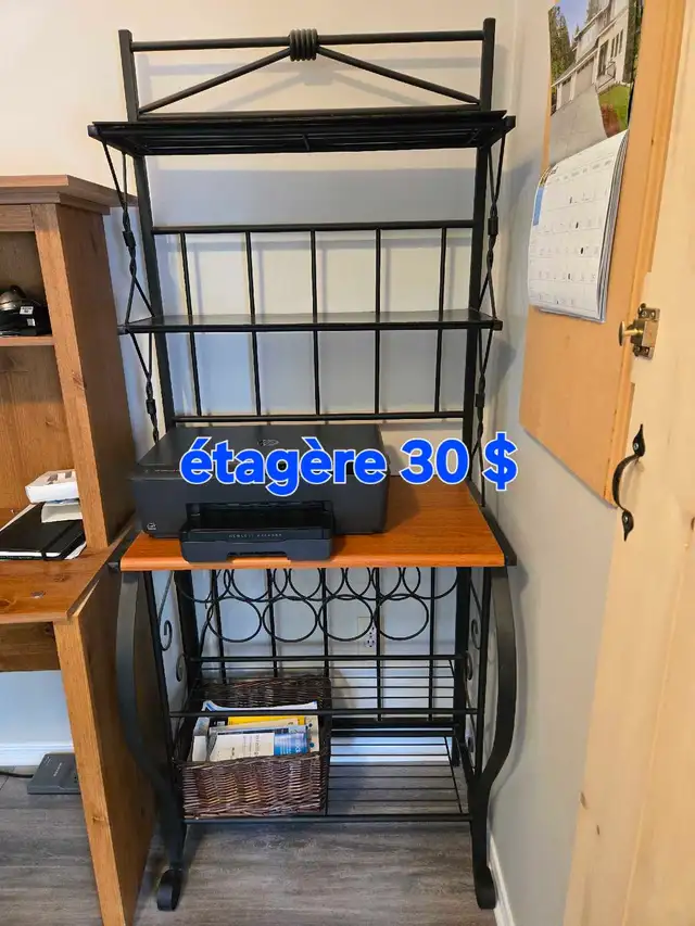 Étagère en métal