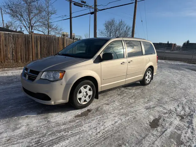 2013 Grand Caravan Stow and go