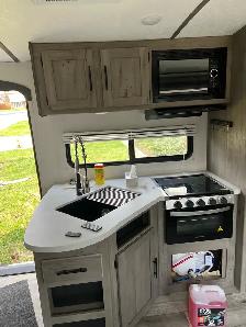 35 Foot Camper Trailer - Photo 5