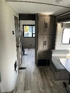 35 Foot Camper Trailer - Photo 8