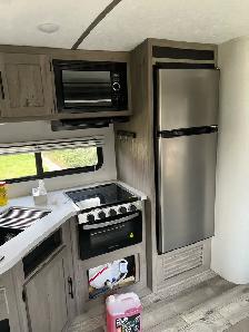 35 Foot Camper Trailer - Photo 10