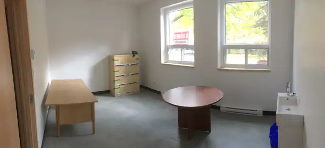 BUREAU de Professionnels À LOUER face au Parc Lafontaine