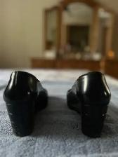 Salvatore Ferragamo 7.5 B woman's black wedge shoe - Photo 2