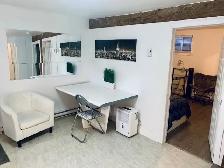 2 1/2 ENTIÈREMENT MEUBLÉ ET ÉQUIPÉ À LOUER - Chambre - Photo 2