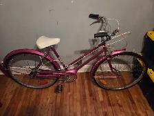 Velo vintage ccm mauve 3 vitesse roues 26po cadre 18po