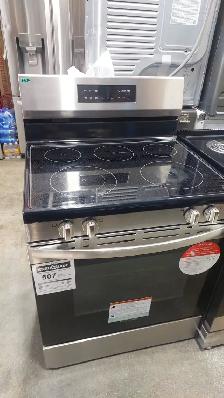 Stove - 30 Frigidaire 5.3 Cu ft - Electric Range - Used