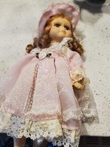 beautiful porcelain dolls - Photo 9