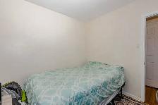Furnished Room for Rent – Near York University (Keele Campus) - Photo 13