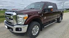 2016 Ford F-350 Lariat Crew Cab SRW 6.7L Diesel - 176,000 km. Pr