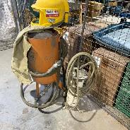 portable sandblaster/ abrasive blasting pot