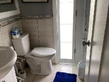 Room for rent in large home/Chambre a louer - Photo 12