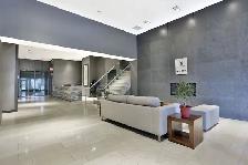 Luxury furnished condo available for rent in Burlington. - Photo 2