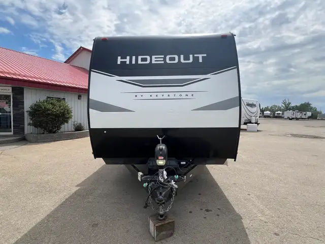Spacious Family Bunkhouse Trailer – Sleeps 10!