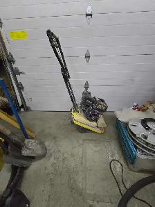 Compact Dewalt compressor - Photo 2