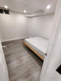 14th and McCowan 1 Room for Rent - Photo 4