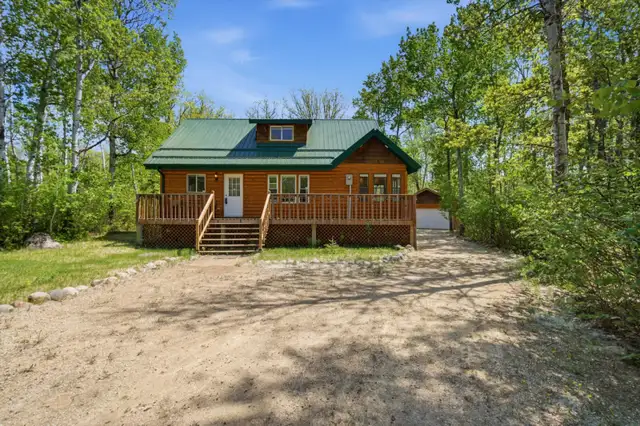 Summer Oasis 1 hour North of Winnipeg!
