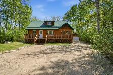 Summer Oasis 1 hour North of Winnipeg!