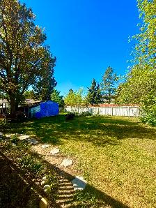 UTILITIES INCLUDED 3 Bed 1 Bath Upper Suite/Patterson Avail Jul2 - Photo 9