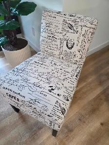 2 Accent Chairs - Photo 2