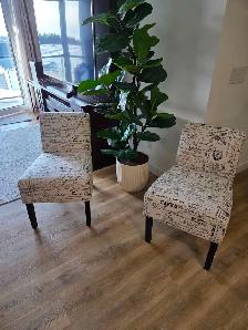 2 Accent Chairs - Photo 8