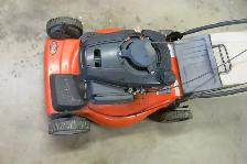 Ariens self-propelled lawnmower and bag - Photo 2