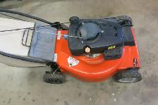 Ariens self-propelled lawnmower and bag - Photo 3