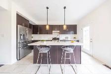 2700 sqft Large 2 garage 4 bed   3.5 bath detached home Oshawa - Photo 5