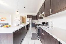 2700 sqft Large 2 garage 4 bed   3.5 bath detached home Oshawa - Photo 6