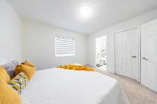 2700 sqft Large 2 garage 4 bed   3.5 bath detached home Oshawa - Photo 25