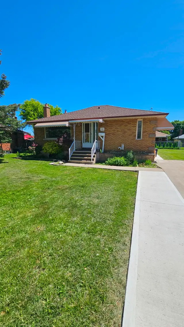 NEW 2 BEDROOM BASEMENT APARTMENT ON ST. DAVIDS AND COLLIER AREA