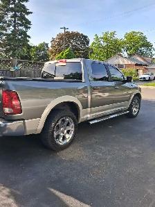 2011 Dodge Ram Laramie - Photo 2