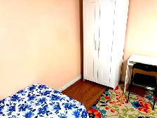 One Private Bedrooms in sought-after neighbourhood - Photo 2