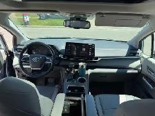 2021 Toyota Sienna XLE AWD - Photo 9