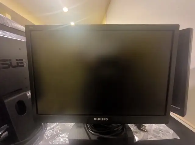 Philips 19 inch LCD Computer Monitor - DVI and VGA Input