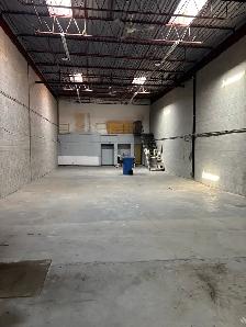 Espace industriel à louer — Saint-Léonard | 3 008 pi.ca - Photo 2