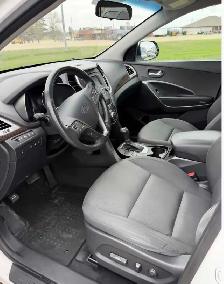 2017 Hyundai Santa Fe - Photo 10