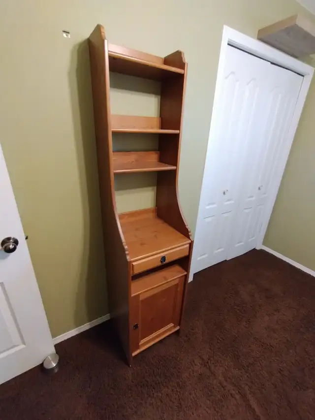 Slim shelf unit - FREE
