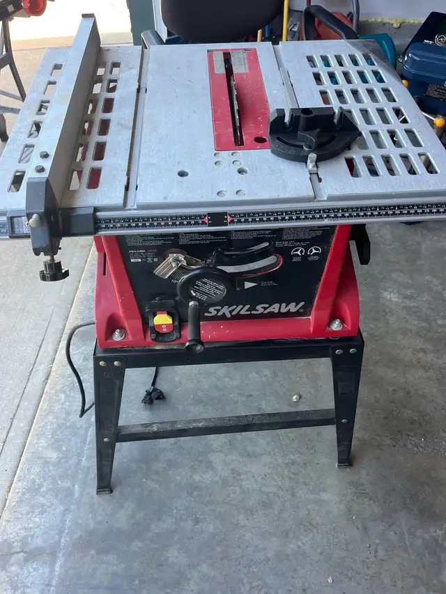 Portable table saw