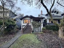 Charming 2 Bedroom   2 Bath Duplex Unit in Kitsilano!