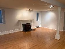 Charming 2 Bedroom   2 Bath Duplex Unit in Kitsilano! - Photo 2