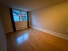 Charming 2 Bedroom   2 Bath Duplex Unit in Kitsilano! - Photo 6