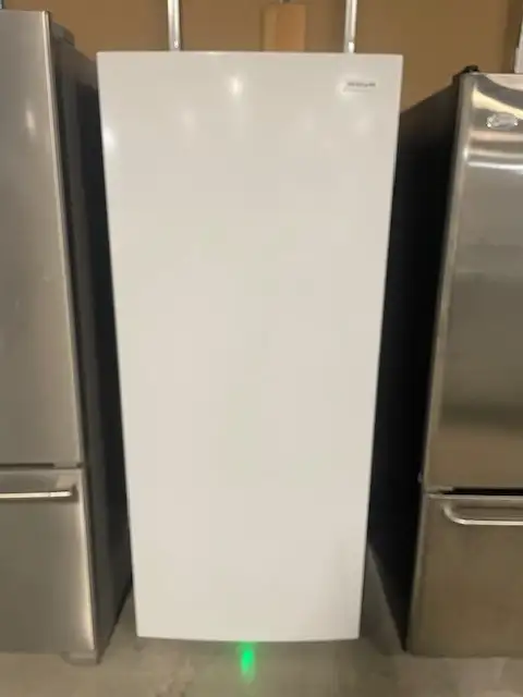 Congélateur vertical blanc Frigidaire