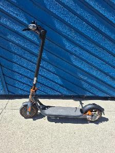 30kmh Ninebot F40 Scooter (32782401)