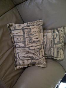 2BEAUS COUSSINS NEUFS BEIGES BRUNS BLANCS 12'x16': $10.00 CHACUN - Photo 3