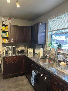 McMaster Female Student House for Rent - Photo 2