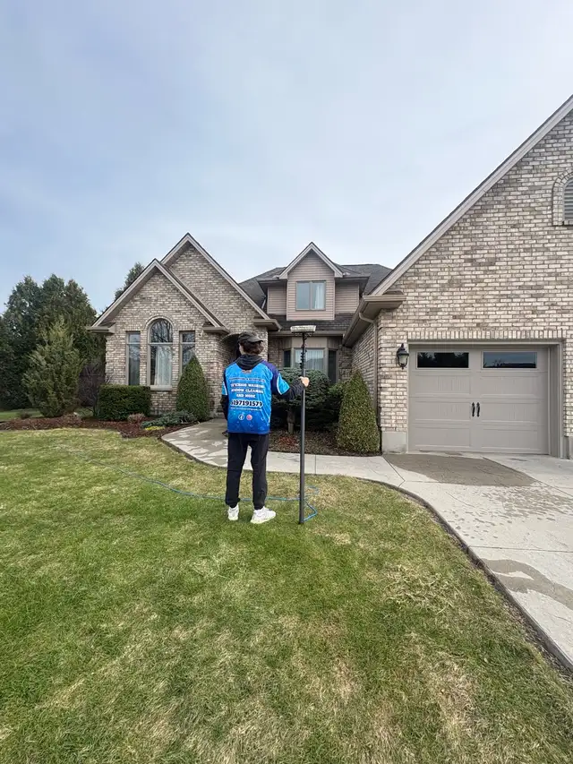 window cleaning workers