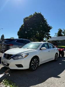 2017 Nissan Altima SV - Photo 2