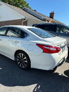 2017 Nissan Altima SV - Photo 3